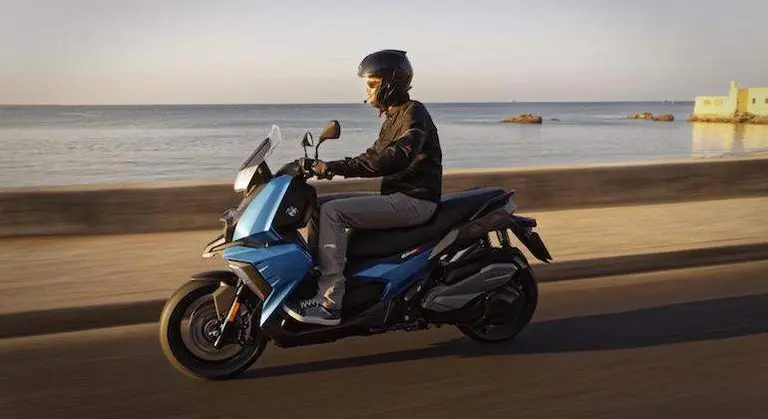 BMW lanza sus nuevos scooter de cilindrada media: así son los C 400 X y C 400 GT