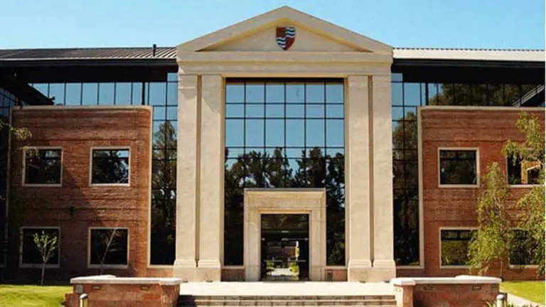 IAE Business School mejora en el ranking global de Escuelas de Negocios del Financial Times