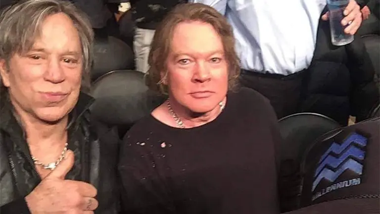 Irreconocible: Axl Rose ya se parece a la "tía Porota" y estallaron los memes