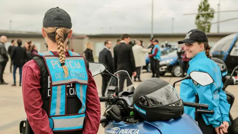 Cuáles son las 24 excepciones a la cuarentena: desde fuerzas de seguridad y bomberos hasta servicios funerarios