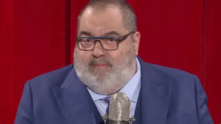 Lanata debutó con "Hora 25": "Pensé en buscar a mis padres biológicos pero sentí que no era necesario"