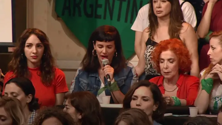 Conmoción en el ámbito artístico: colectivo de actrices denuncia por violación a Juan Darthés