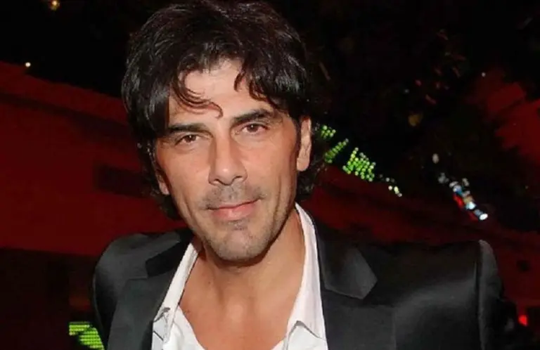 ¿Qué hacía Darthés mientras las actrices lo acusaban de violación en conferencia de prensa?