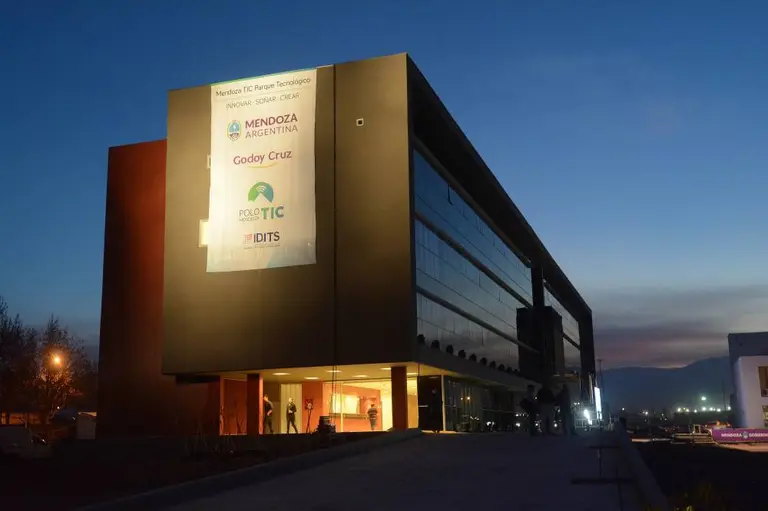 Mendoza pone en marcha su plan para convertirse en el "Silicon Valley del oeste argentino"