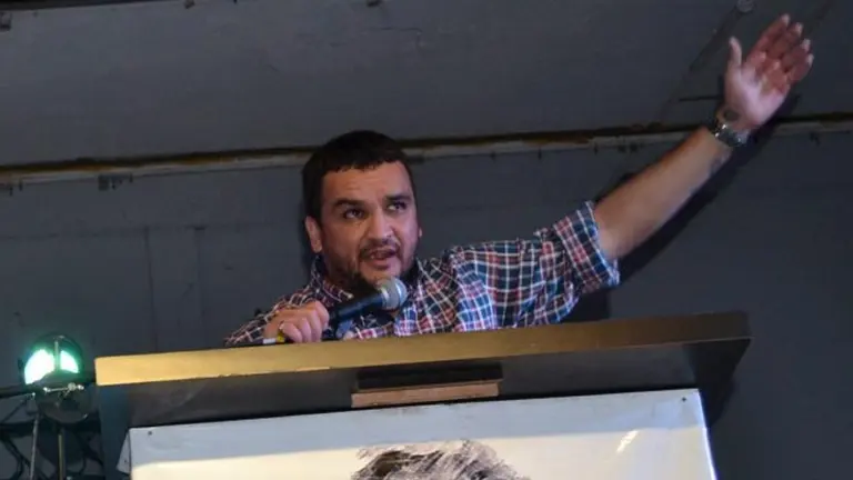 Militante acusa a su jefe de La Cámpora de abuso: "Tomó merca y había armas"