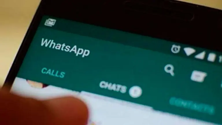 Una "app" permite averiguar quién ve la foto de perfil en WhatsApp y roba datos personales