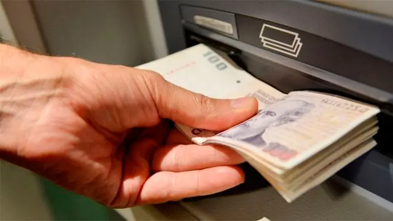 Las comisiones que cobran los bancos subieron 30% este año