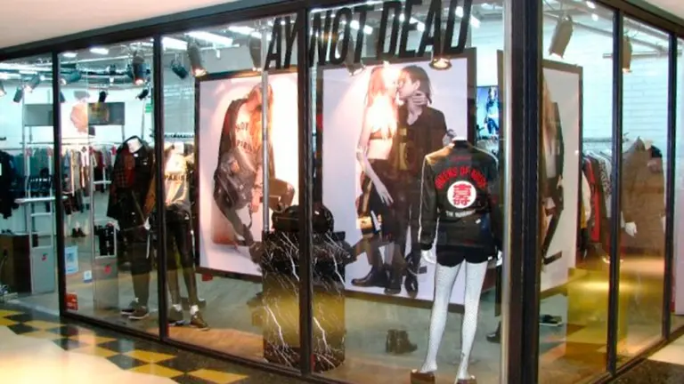 La marca de ropa AY Not Dead solicita concurso preventivo