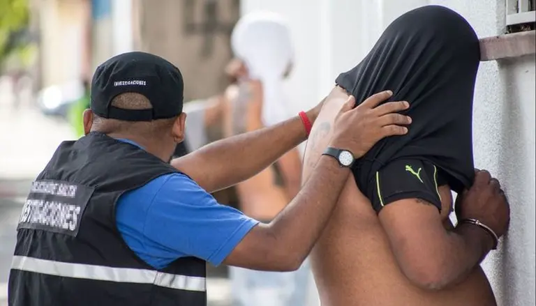 El Gobierno busca acelerar la expulsión de extranjeros que delinquen