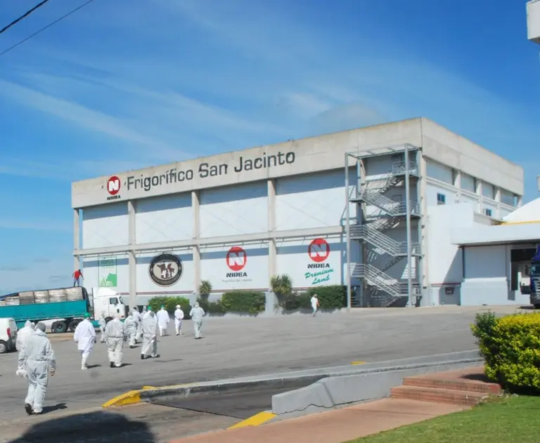La familia Perez Companc se queda con el control de un frigorífico en Uruguay