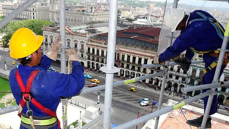 Empresas ahorraron más de 22.600 millones de pesos por los cambios en la ley de ART