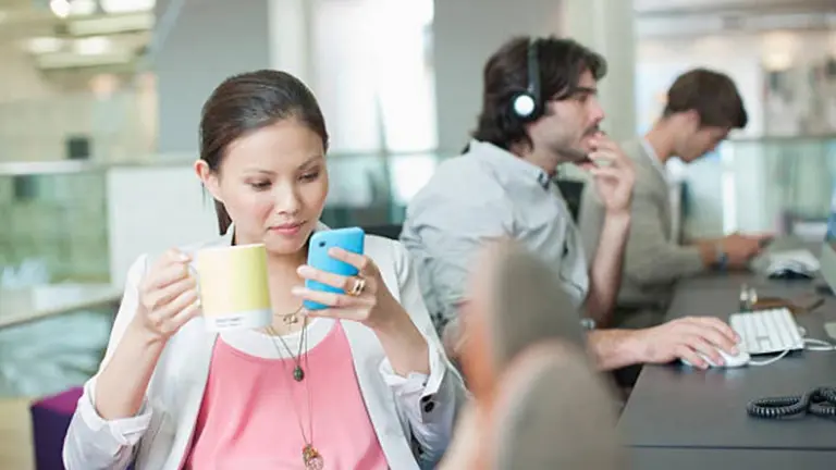 "Knowmads" vs. zombies: desarrollo y aprendizaje en las organizaciones