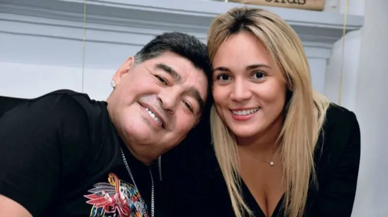 Rocío Oliva regresó con Diego Maradona pero la acción legal sigue: le reclama u$s10 millones