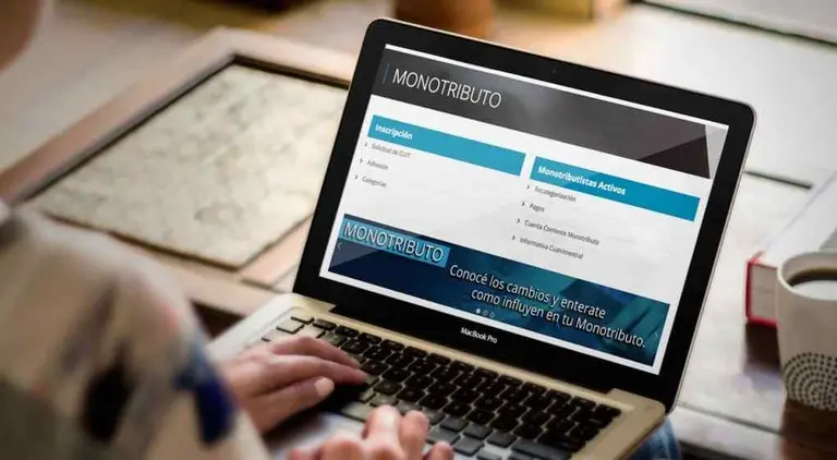 Expertos reclaman que la AFIP termine con las expulsiones arbitrarias del Monotributo