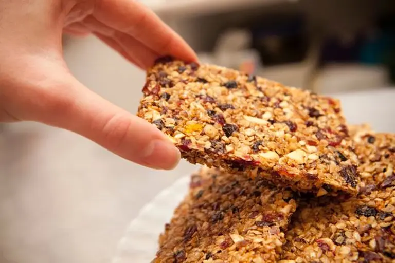 ANMAT prohibió la venta de tres marcas de barras de cereal