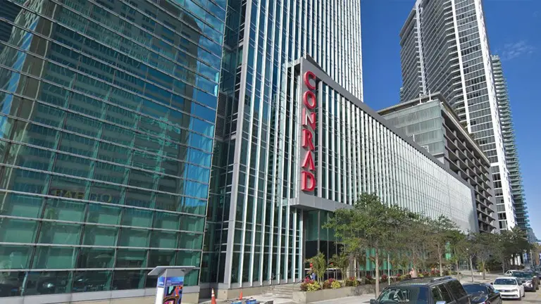 El Conrad deberá pagar 21 millones de dólares por discriminación religiosa