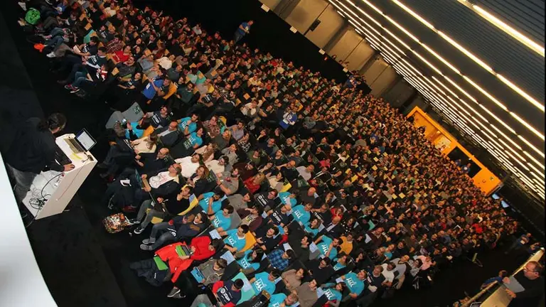 Récord Guinness: como fue la clase de software con más alumnos de la historia