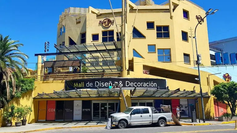 Buenos Aires Design en versión "gasolera": IRSA se llevó hasta los carteles y ahora lo administran entidades sin fines de lucro