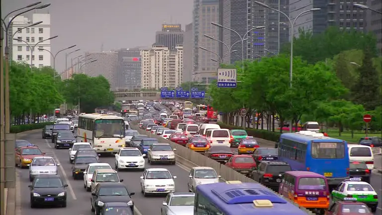 ¿Cómo nuestras conductas diarias de movilidad definen nuestra huella de carbono?