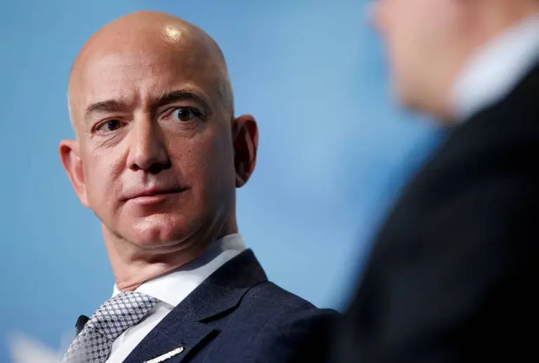 Bezos acusó a un amigo de Trump de extorsionarlo con fotos sexuales