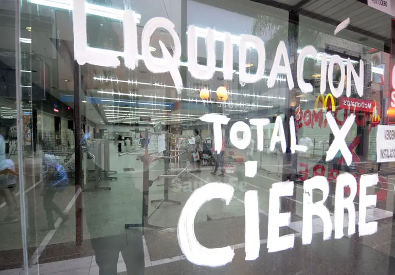 En enero se cerraron 82 comercios por día en Capital y Conurbano