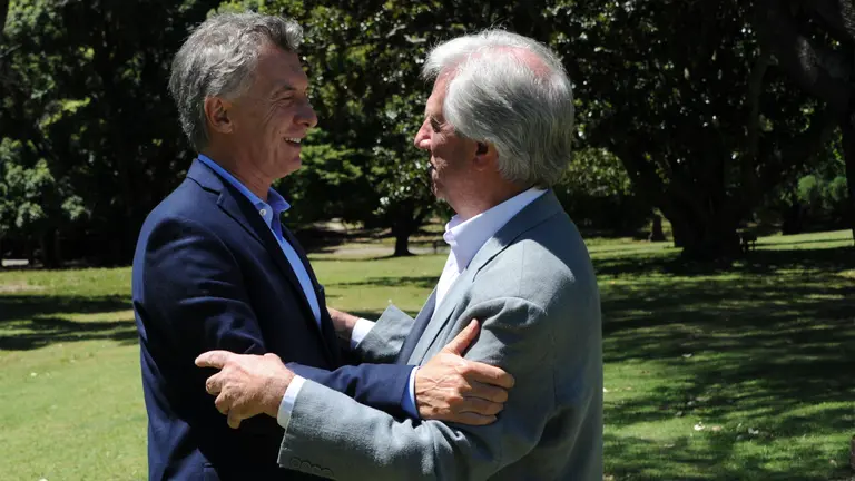 Mauricio Macri y Tabaré Vázquez, juntos: limaron diferencias sobre Venezuela y el Mercosur