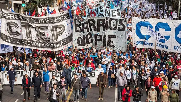 Bienvenida piquetera al ministro Zabaleta: reclamo de salario universal y amenazas de estallido social