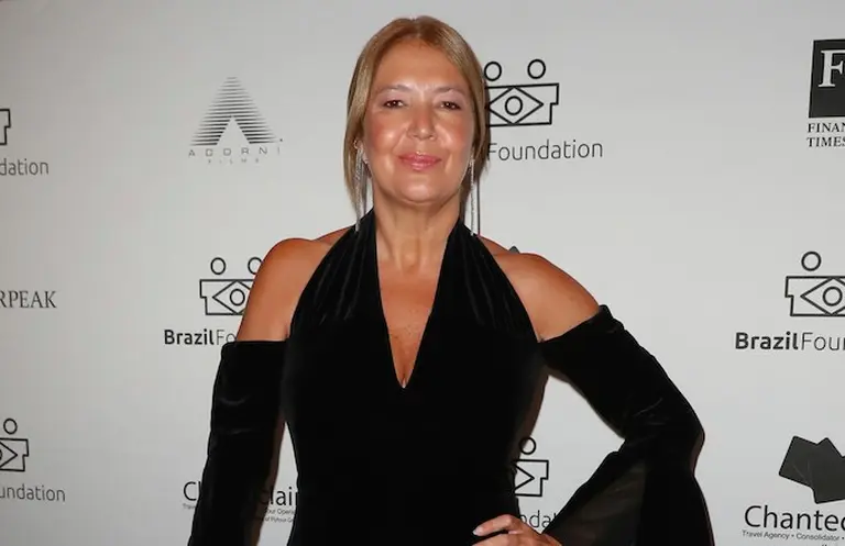La directora de Vogue Brasil tuvo que renunciar tras publicar fotos que evocaban la esclavitud