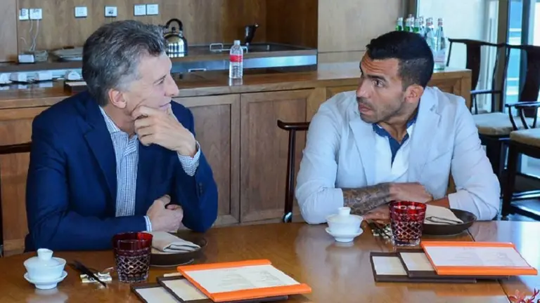 Carlos Tevez, socio de los Macri en un polémico negocio de parques eólicos