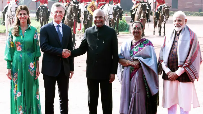 Petróleo, gas, minería y energía: punto por punto, las inversiones que Macri acordó en India