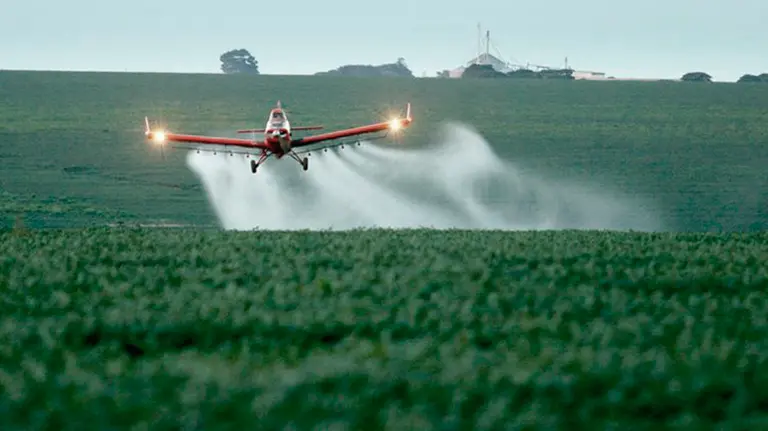 Suspenden resolución que permitía usar agroquímicos cerca de escuelas rurales