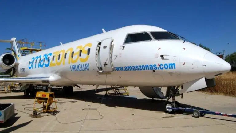 Amaszonas reduce operatividad al 50% y pide ayuda al Gobierno uruguayo