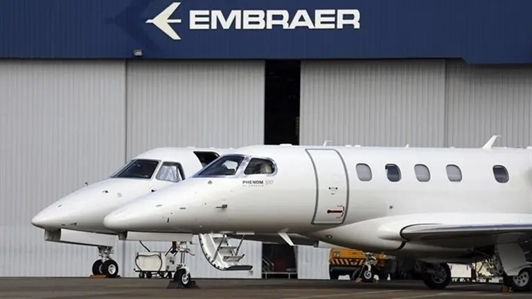 Accionistas de la brasileña Embraer aprueban su venta al gigante aeronáutico Boeing