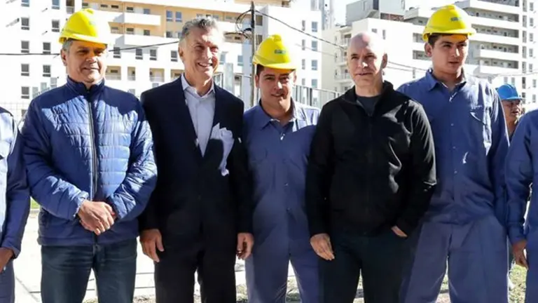 Qué pasó con el obrero que le reclamó a Macri: "Hagan algo"