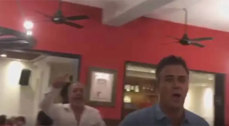 Video: Escracharon al juez federal Daniel Rafecas: "Este señor es un corrupto"