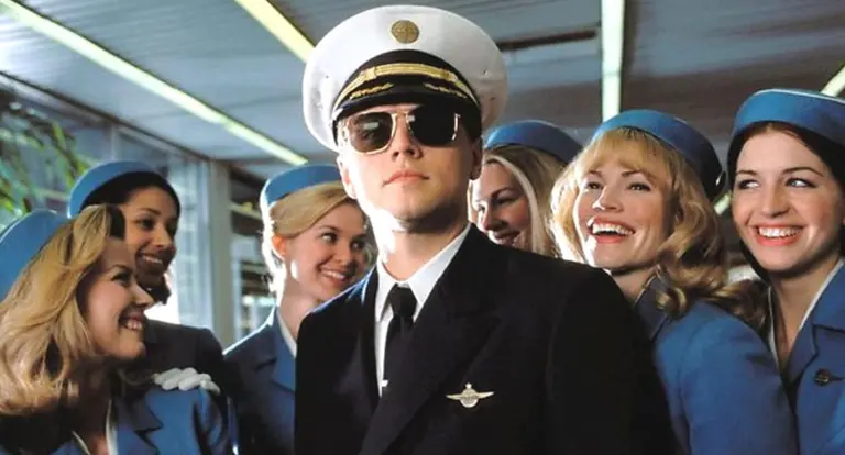 Falso piloto de un avión engañó a todos durante más de dos décadas