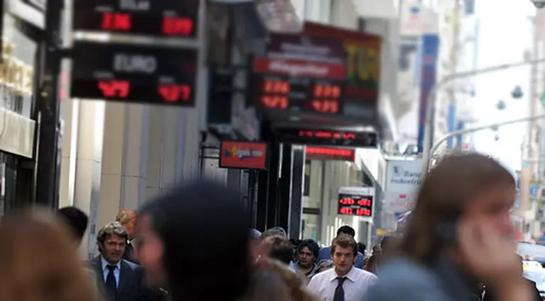 Burzaco: "Los market makers darán liquidez al dólar"