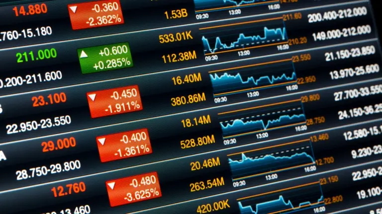 No hay feriado para las acciones argentinas: los ADR se hunden hasta 11% en Wall Street
