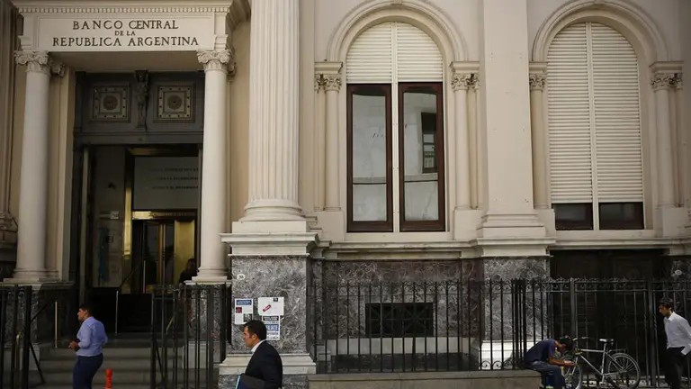 ¿Cuánto debería valer el dólar en una nueva convertibilidad?