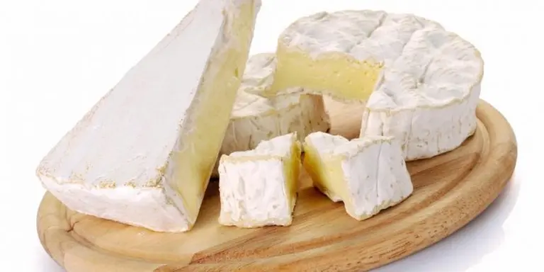 La ANMAT prohibió la venta de un queso mozzarella, un aceite de oliva, un té y unas papas fritas