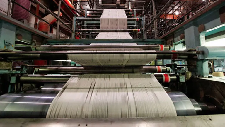 ¿Paren las rotativas?: el mercado se llena de rumores ante la crisis del negocio en los diarios de papel