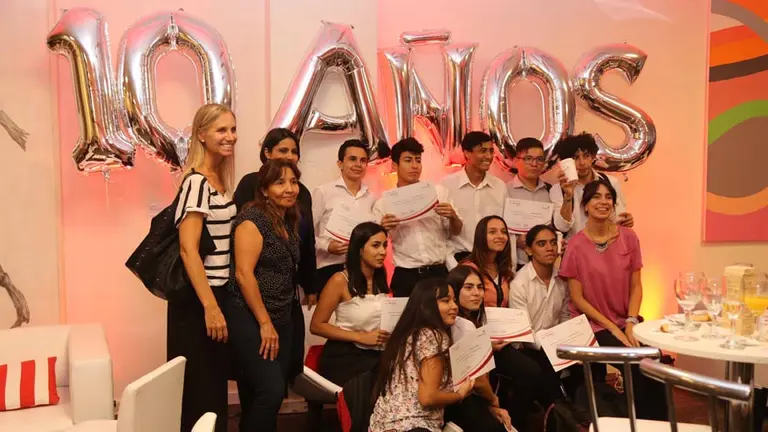 Cumple 10 años el programa de primera experiencia laboral para jóvenes de Banco Supervielle