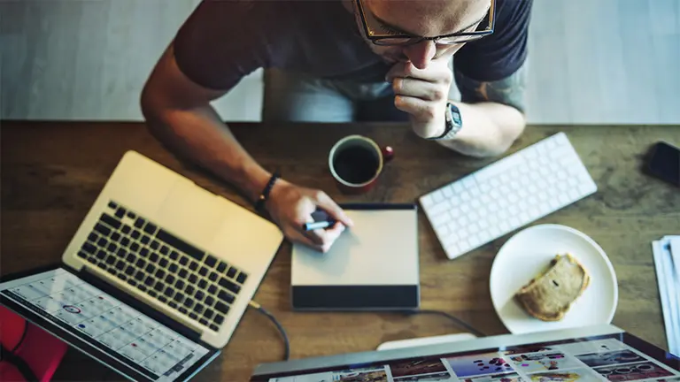 Los empleados están dejando en masa sus trabajos en Estados Unidos: ¿por qué?