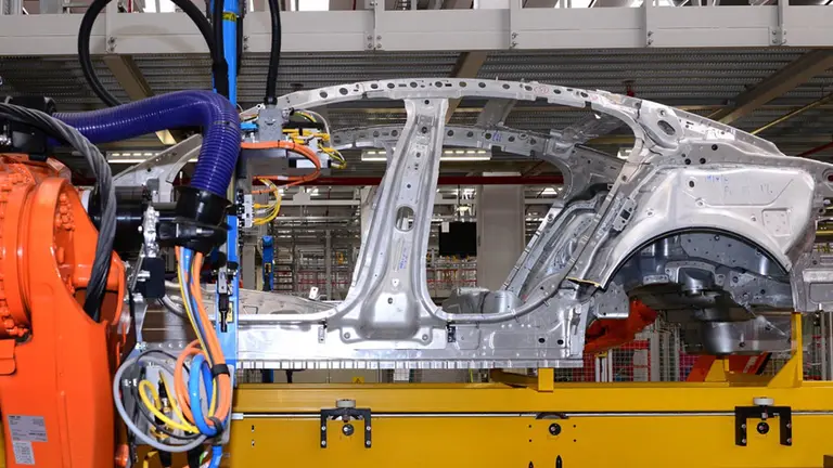 Con el cepo al dólar, automotrices deben u$s800 millones y hacen gestiones para destrabar la compra