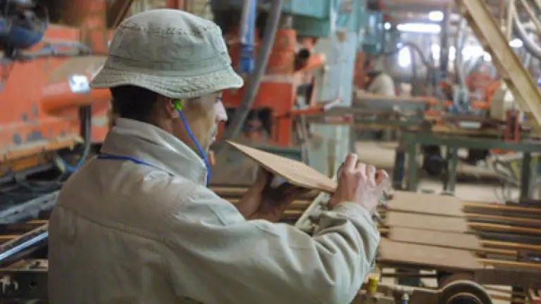 Cerámica Verbano paraliza su planta y suspende a sus 135 obreros