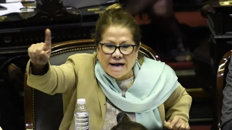 Camaño: "No podemos seguir cobrando tanto mientras no hacemos un carajo"