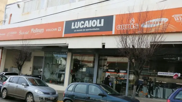 Más de 500 despidos por el cierre de las casas de electrodomésticos Lucaioli y Saturno
