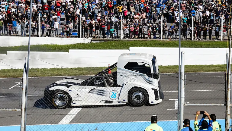 Volvo Trucks presentó el camión más rápido del mundo