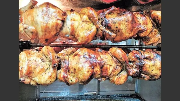 Por la crisis, vuelven los parripollos, un negocio que explotó en los '90