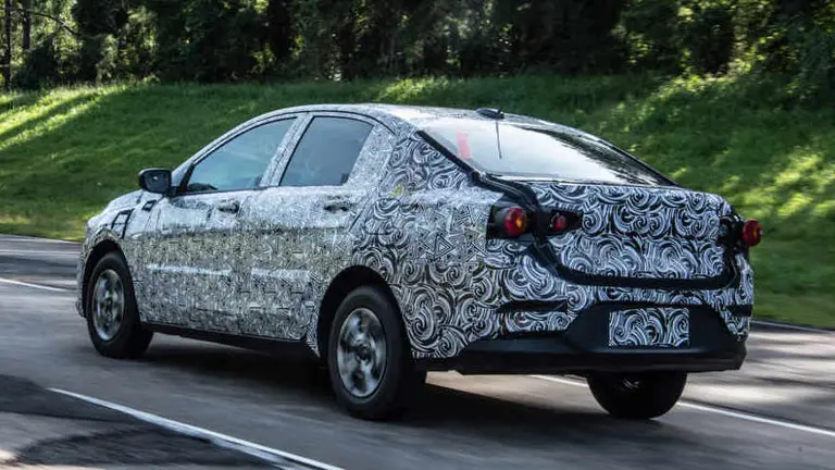 Chevrolet ya prueba el nuevo sedán que presentará en la región